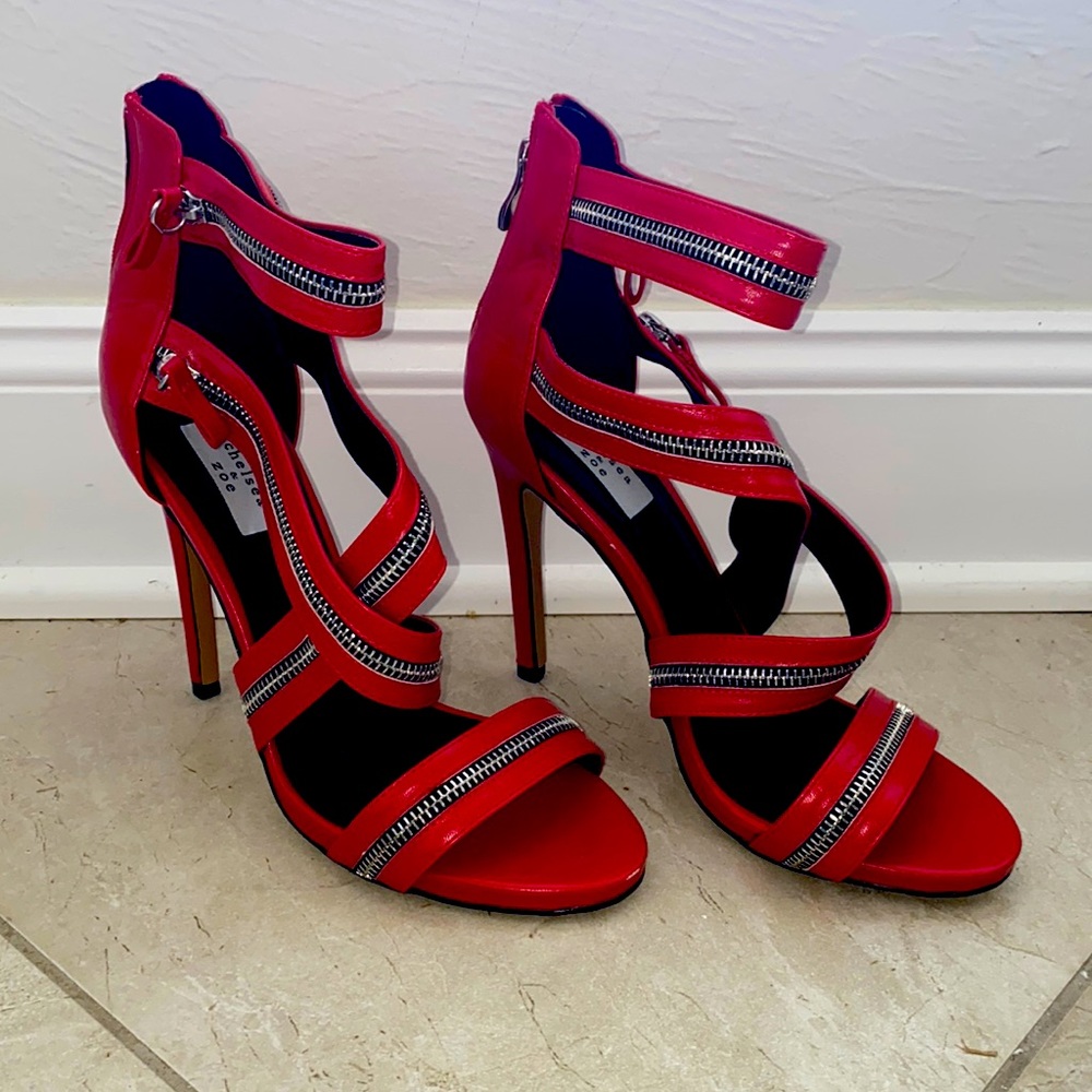 HOT RED ZIPPER HEELS ❤️